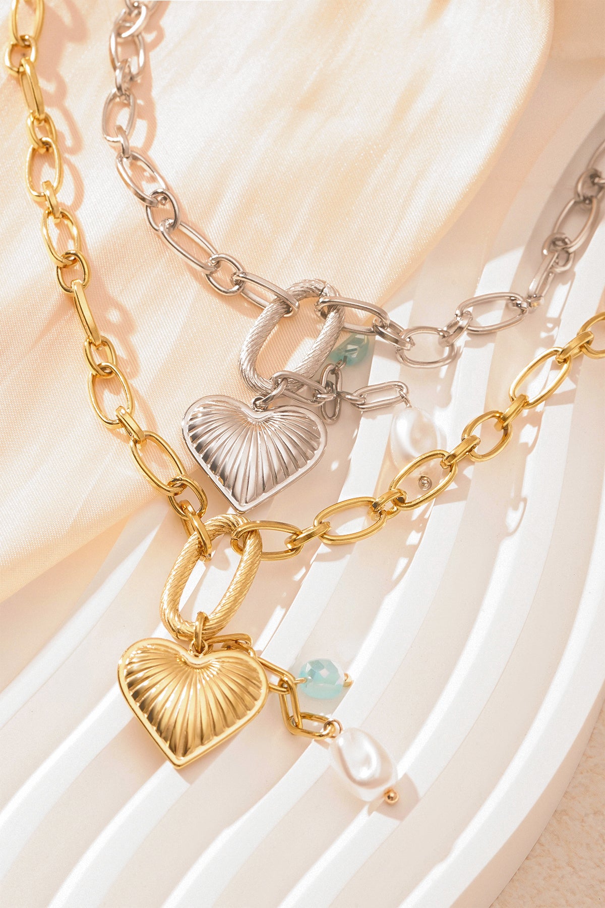 Collana con cuore e chiave in acciaio inox – delicata ed elegante